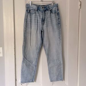 American Eagle light wash high waisted mom jeans